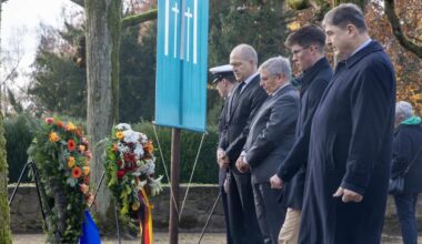 Zentrale Gedenkstunde auf dem Wiesbadener Südfriedhof zum Volkstrauertag