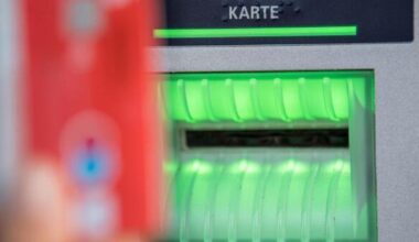 Frau nennt PIN ihrer Bank-Karte am Telefon und wird danach betrogen