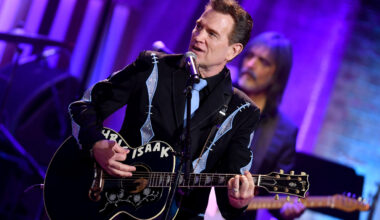 Chris Isaak bei einem Auftritt