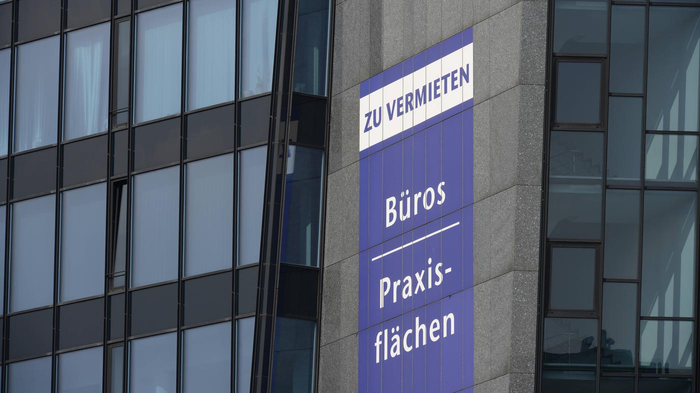 Ein Verein will leer stehende Büros zu Kurzzeit-WGs machen