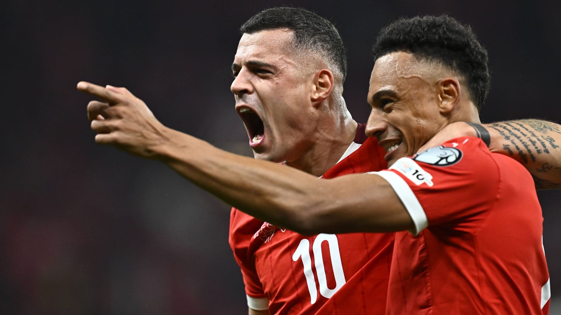 Granit Xhaka (l.): Er übernahm Verantwortung und trat den Elfmeter. Granit Xhaka (l.): Er übernahm Verantwortung und trat den Elfmeter.