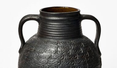 Leipzig: Neue Ausstellung im Grassimuseum wirft kritischen Blick auf Design des Nationalsozialismus‘