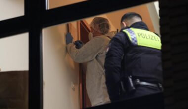 Mann stirbt in Hamburger Wohnung: Verdächtige Frau festgenommen