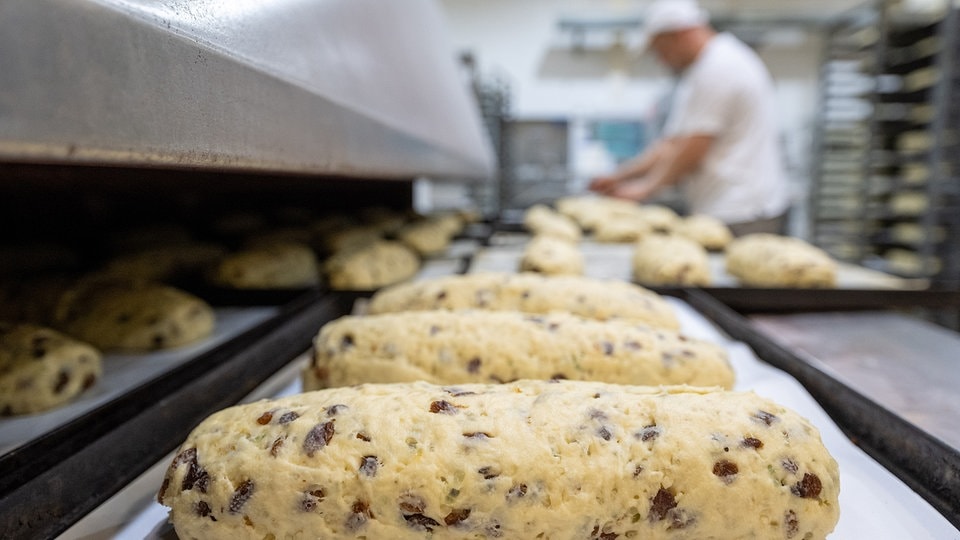 Qualität im Fokus: So werden Weihnachtsstollen in Leipzig getestet