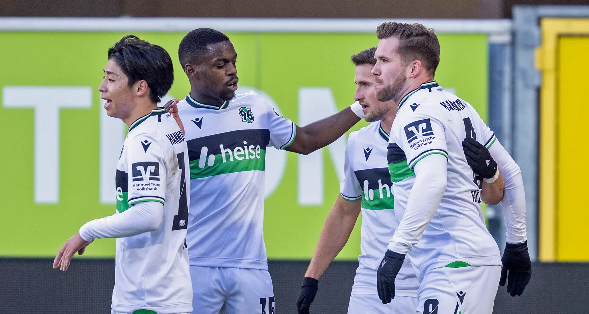 Hannover 96 beendet die Siegesserie des SC Paderborn