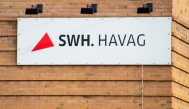 Leichte Sprache: In der Stadt Halle fahren bald weniger Busse und Straßen-Bahnen