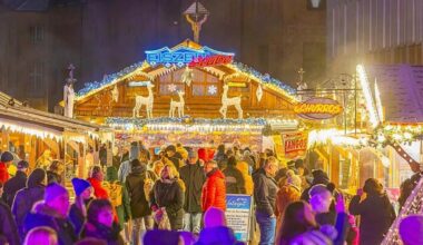 Preise, Glühwein und Bratwurst auf dem Friedrichsplatz