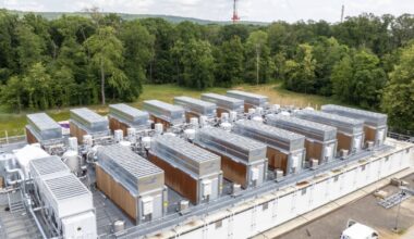 Forschungszentrum Jülich feiert Europas ersten Exaflops-Supercomputer