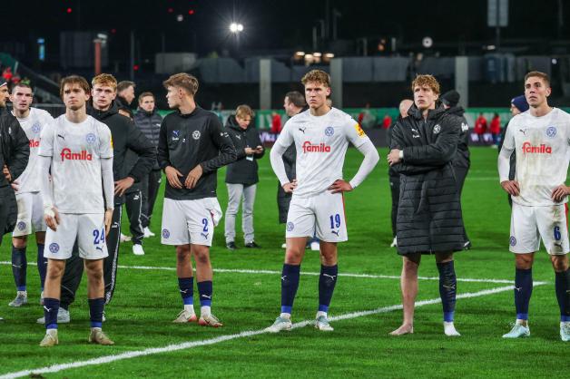 Enttäuschte Gesichter: Holstein Kiel musste sich nach einer schwachen Leistung mit 1:2 gegen Preußen Münster geschlagen geben.