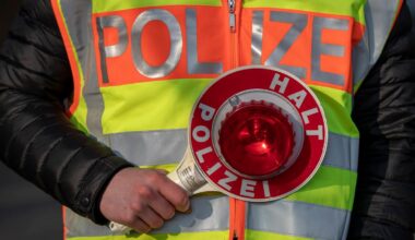 Polizei stoppt Paar beim Sex auf A1 bei Münster
