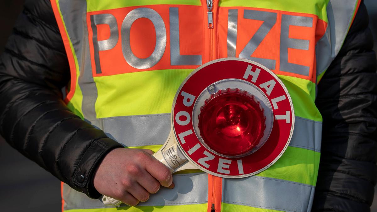 Polizei stoppt Paar beim Sex auf A1 bei Münster