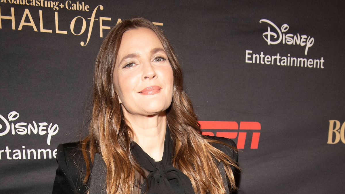 Nach auffälliger Mammografie: Drew Barrymore spricht über ihre Angst vor Brustkrebs