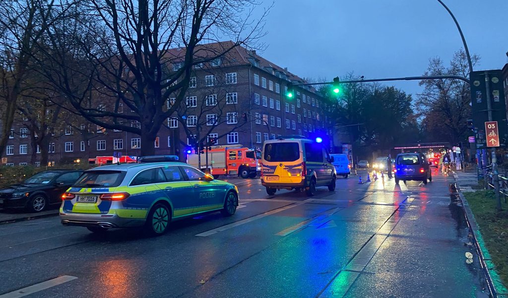 Unfall in Hamburg: Scooter-Fahrer bei Kollision schwer verletzt