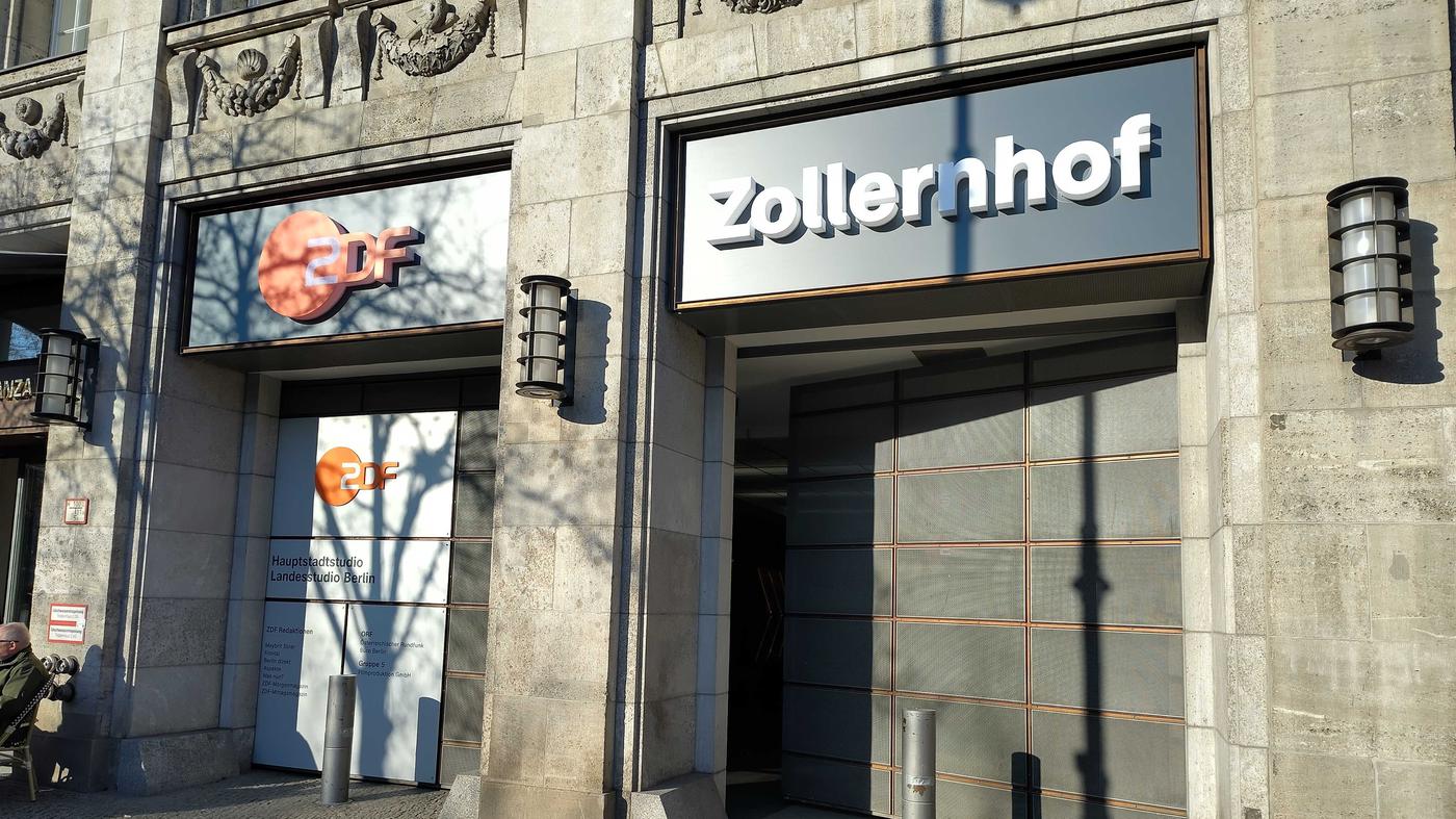 Pro-Palästina-Aktivisten dringen ins ZDF-Hauptstadtstudio in Berlin-Mitte ein