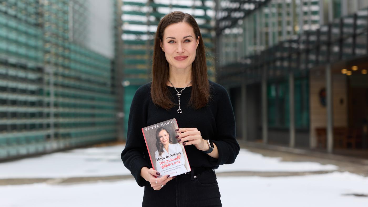 Sanna Marin äußert sich in Berlin zu sexistischen Anfeindungen