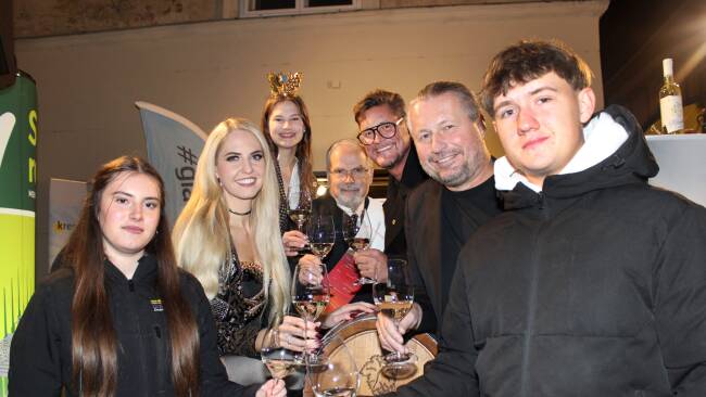 Weintaufe des Stadtmarketings im Rahmen der Martini-Einkaufsnacht