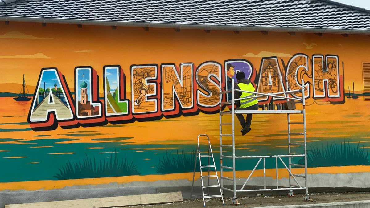 Kunst-Schriftzug „Allensbach“ an der B33 von Emin Hasirci soll ungewollte Graffiti verhindern