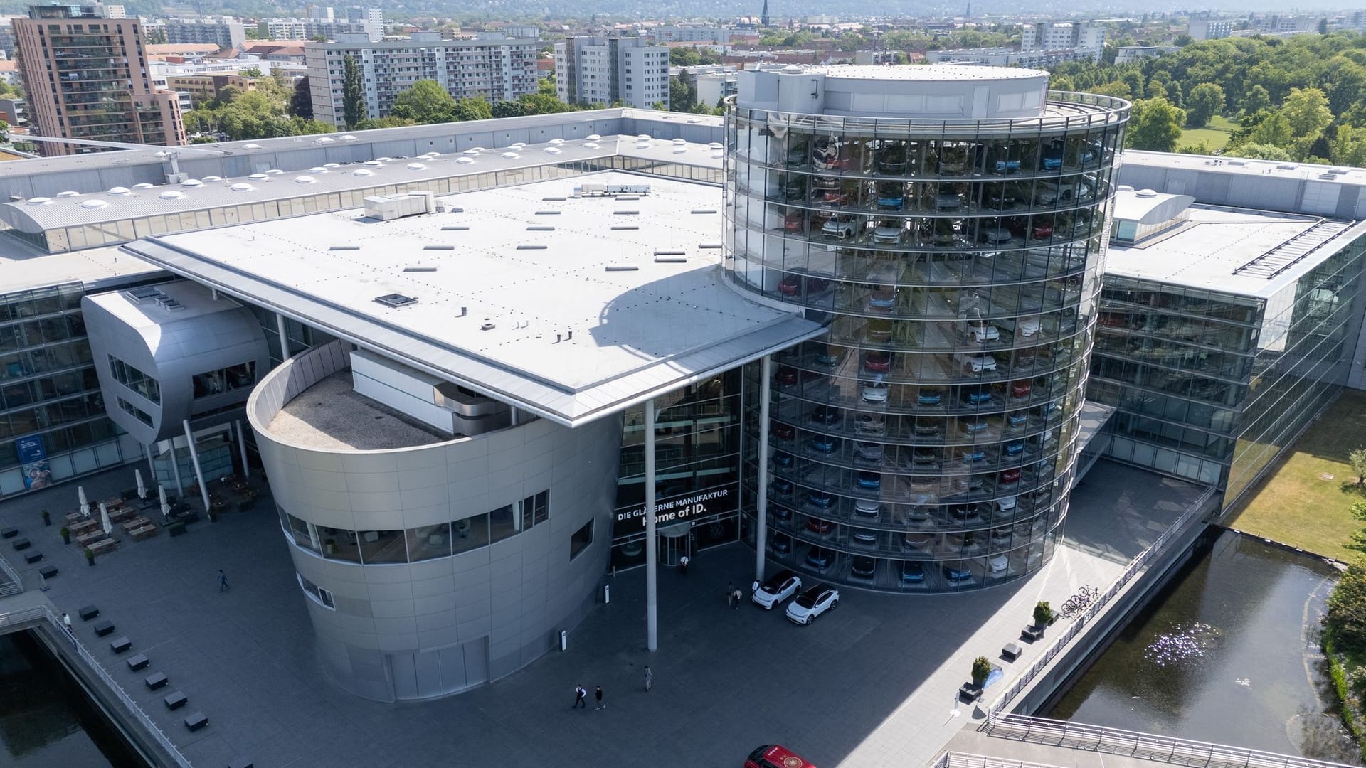 Gläserne Manufaktur von Volkswagen in Dresden Gläserne Manufaktur von Volkswagen in Dresden