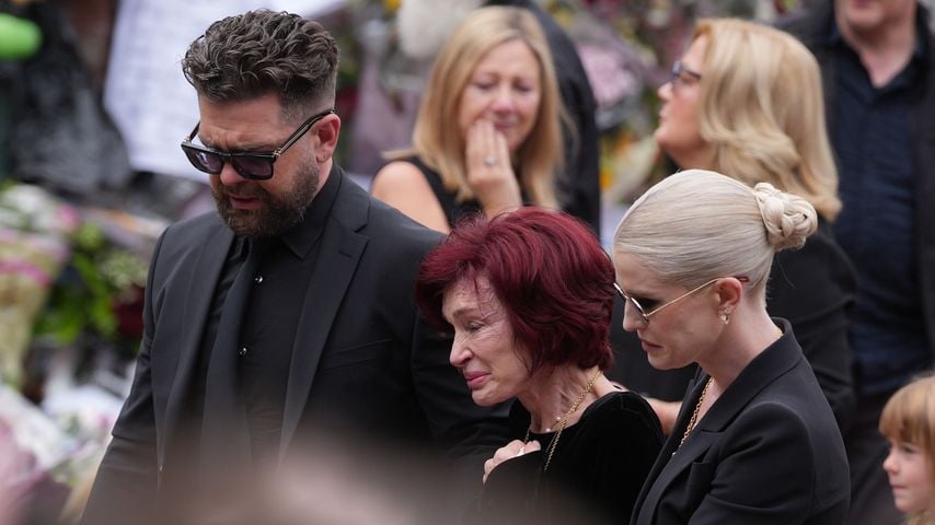 Jack Osbourne, Sharon Osbourne und Kelly Osbourne bei Ozzy Osbournes Beerdigung