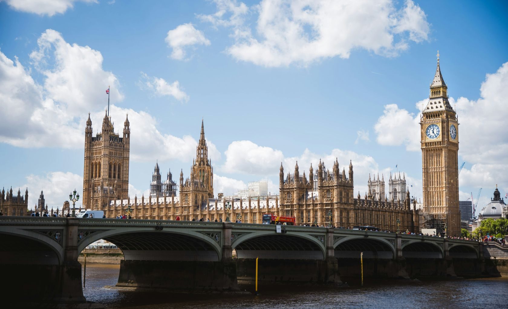 Portugiesische Vereinigungen im Vereinigten Königreich erhalten zu wenig Unterstützung