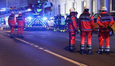 Keller brennt, zwei Menschen verletzt