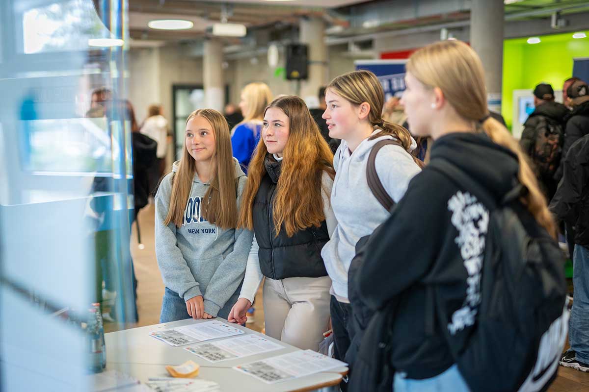 Berufs- und Studienorientierungstag „Find your way!“ an der Junior Uni - blickfeld