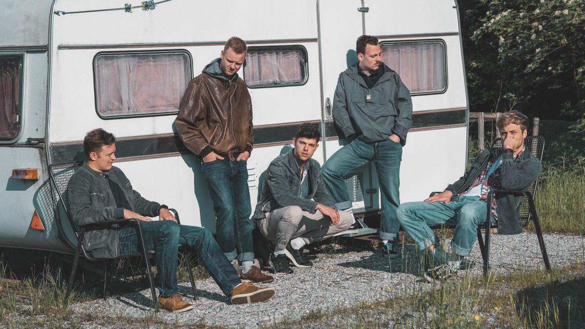 KAFFKIEZ überraschen mit Bahnhofstour – Kurzkonzerte an vier Stops