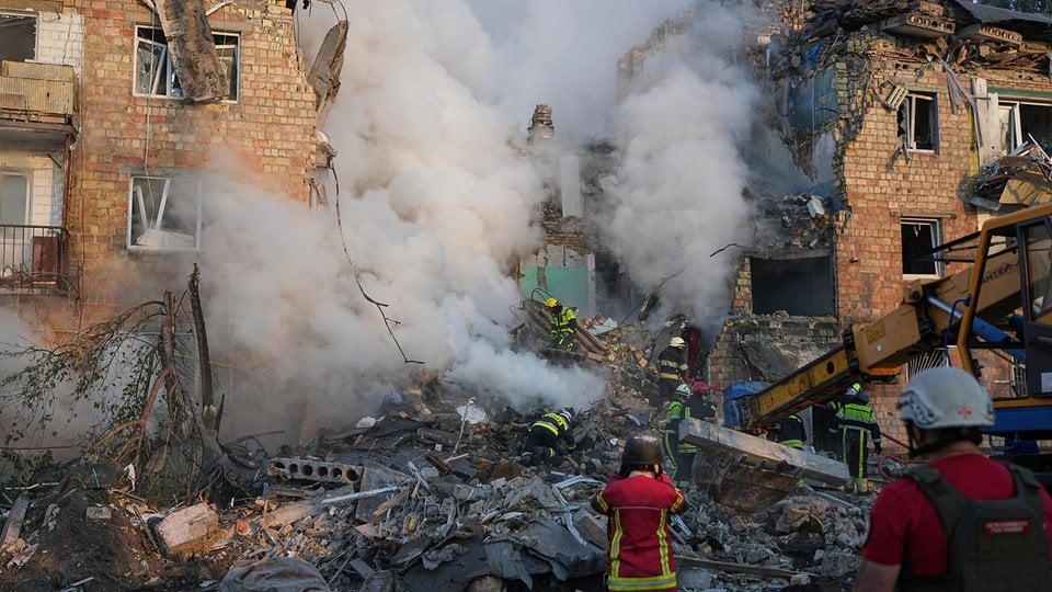 Ukraine-News: Ukrainische Luftabwehr zunehmend von russischen Angriffen überfordert