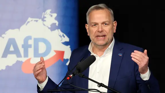 Leif-Erik Holm, Co-Landeschef der AfD, spricht auf dem Parteitag nach seiner Nominierung. 