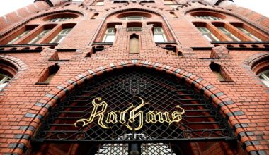 Retter behindert, Journalisten eingeschüchtert: Lichtenbergs Bezirksbürgermeister in Erklärungsnot