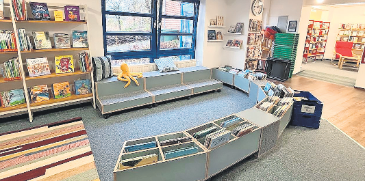 Die Gemeindebücherei Flintbek lädt zu mehreren Veranstaltungen ein: Filmabend am 2. Dezember, Bücherflohmarkt am 6. Dezember und Weihnachtsfeier des Frauengesprächskreis am 12. Dezember.