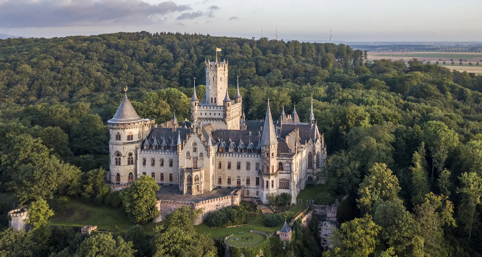 Schloss Marienburg: Öffnungen für "Maxton Hall"-Fans abgesagt