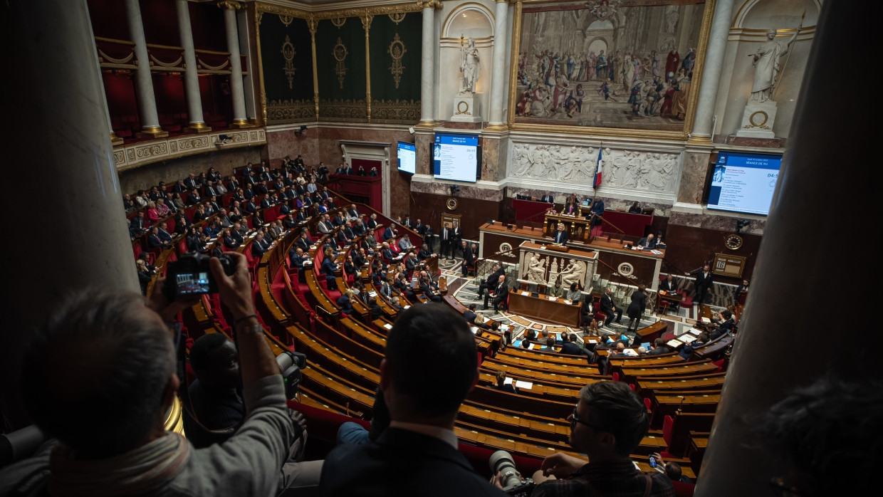 Marine Le Pen während einer Rede vor der Natinonalversammlung Mitte Oktober