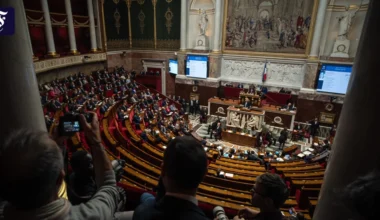 Frankreich: Parlament stimmt für RN-Antrag