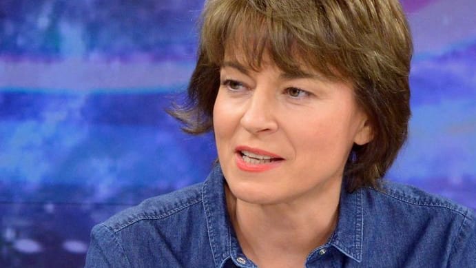 Maybrit Illner: Die Moderatorin gibt private Neuigkeiten bekannt.