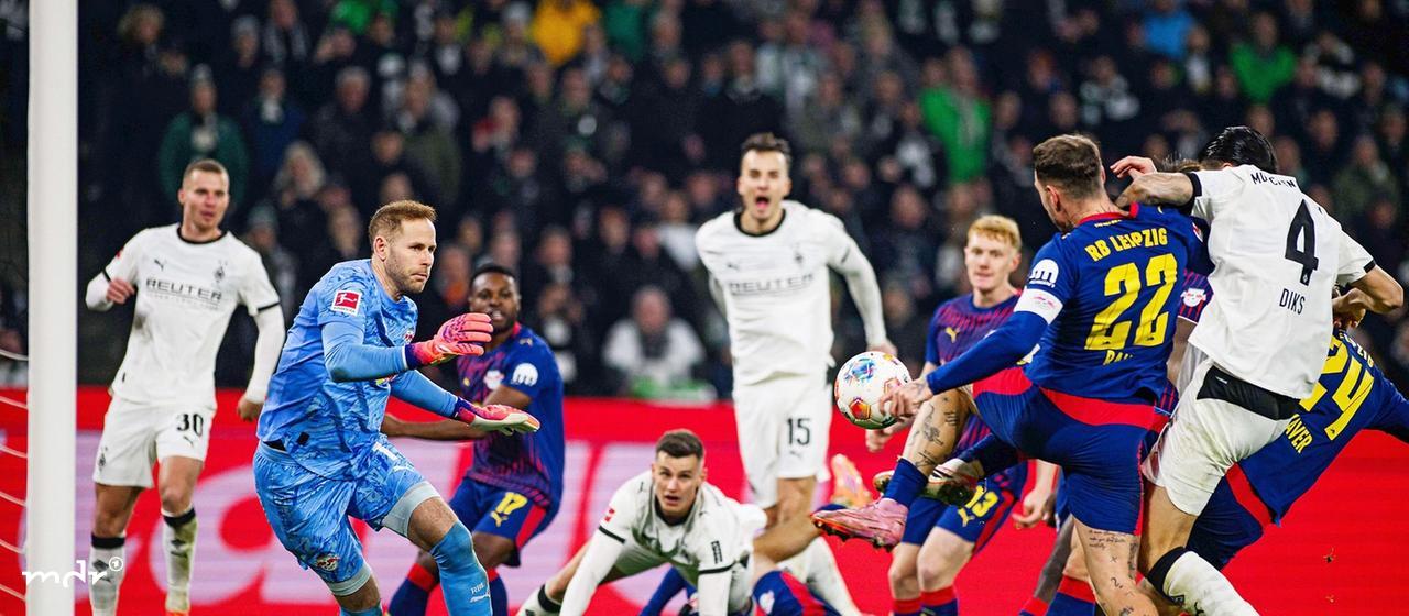1. Bundesliga football match Borussia Moenchengladbach vs RB Leipzig at Borussia Park. | IMAGO / Vitalii Kliuiev 1. Bundesliga football match Borussia Moenchengladbach vs RB Leipzig at Borussia Park.