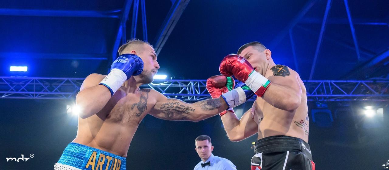 Zwei Boxer im Kampf | Uwe Koch Zwei Boxer im Kampf