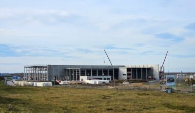 Richtfest für neues Flugzeugwerk gefeiert