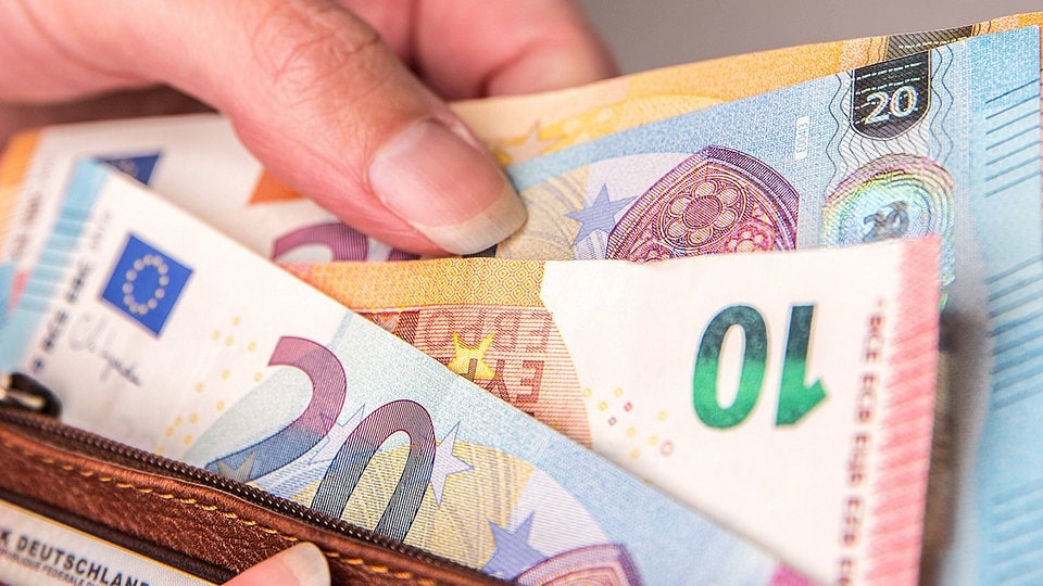 Bürgergeld in Deutschland und Mindestsicherung in Italien und Polen im Vergleich