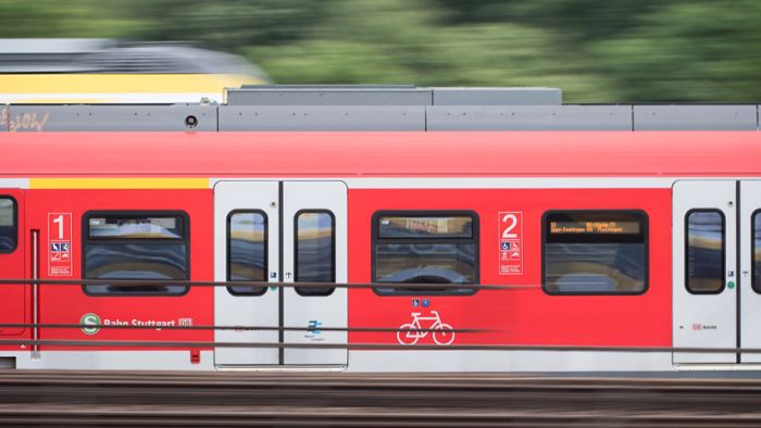 Entgleister Bagger stoppt S-Bahnen zwischen Vaihingen und Flughafen komplett