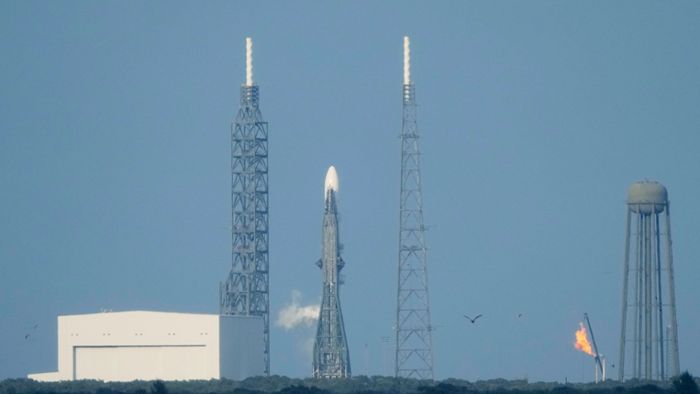 Start von „New Glenn“: Bezos-Rakete bringt Mars-Orbiter ins All