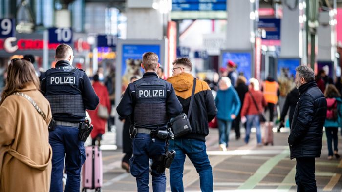 Stuttgart und Mannheim: Warum an diesen Bahnhöfen am Wochenende mehr Polizei zu sehen ist