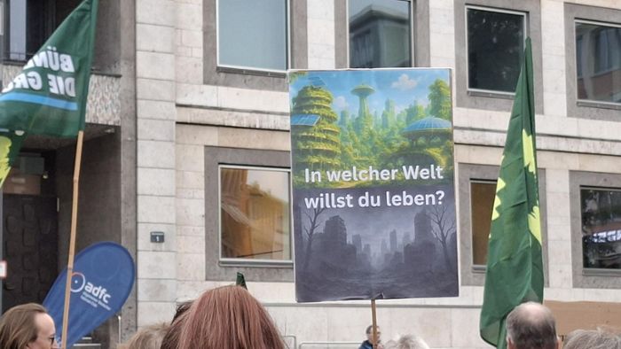 Klimademo in Stuttgart: „Oma, was ist ein Schneemann?“ – Fridays for Future hat Forderungen ans Land