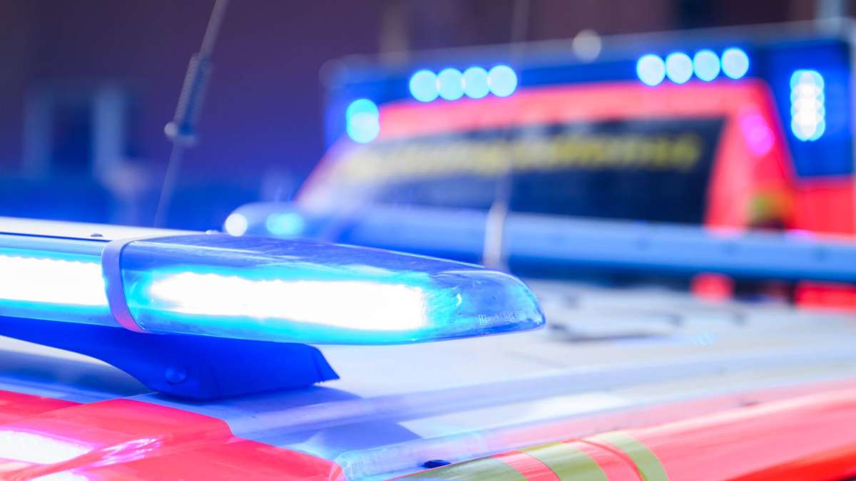 Schwerer Unfall in Mannheim: Transporter kracht in Bahn – Mann lebensgefährlich verletzt