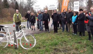 Gedenktag für Straßenverkehrsopfer: Im Video: Trauerfahrt für getöteten Fahrradfahrer in Esslingen
