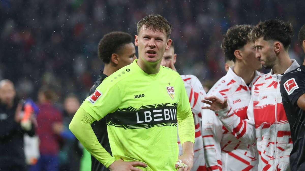 VfB Stuttgart bei RB Leipzig: VfB-Fans spotten: „Wann kapiert Nübel, dass er am Fuß kein Neuer ist“