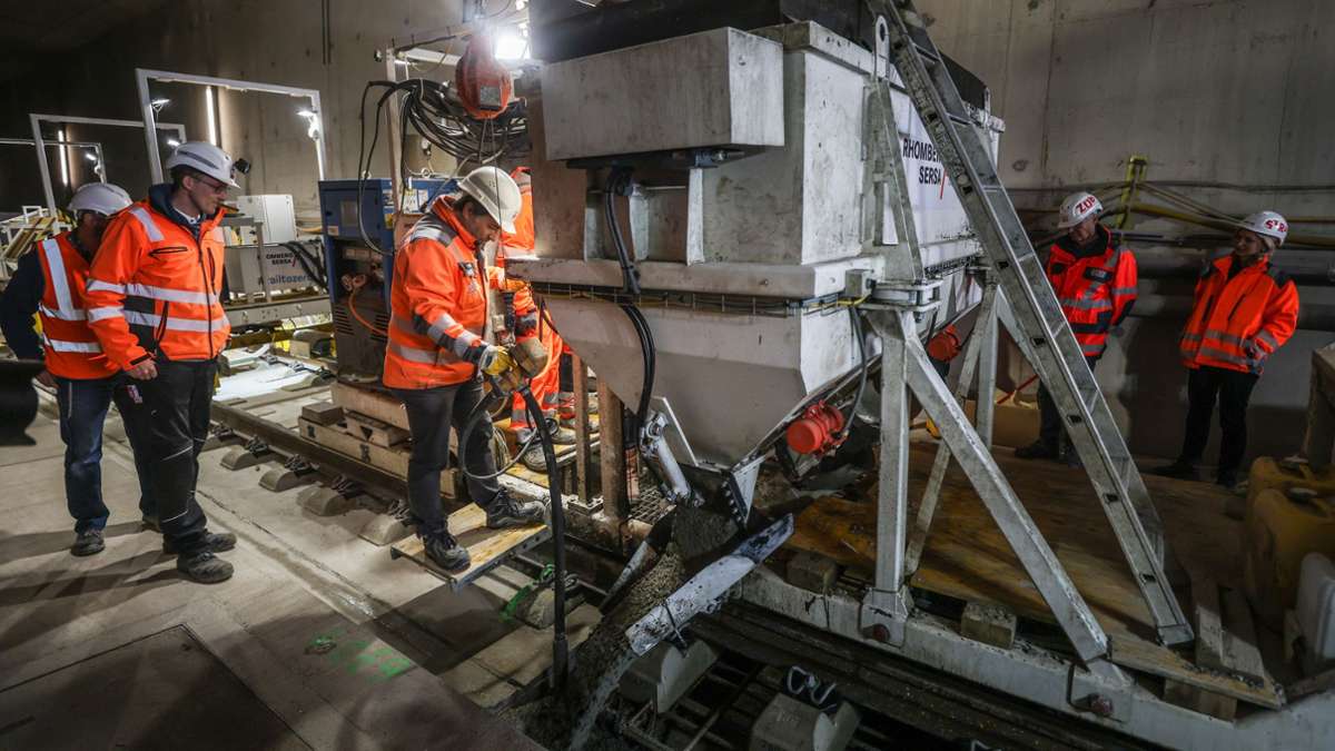 Stuttgart 21: S21: Gleisbauer auf den Fildern am Ziel