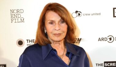 Tränen beim Salonabend in München: Senta Berger: Emotionale Worte über Michael Verhoeven und ihren Vater