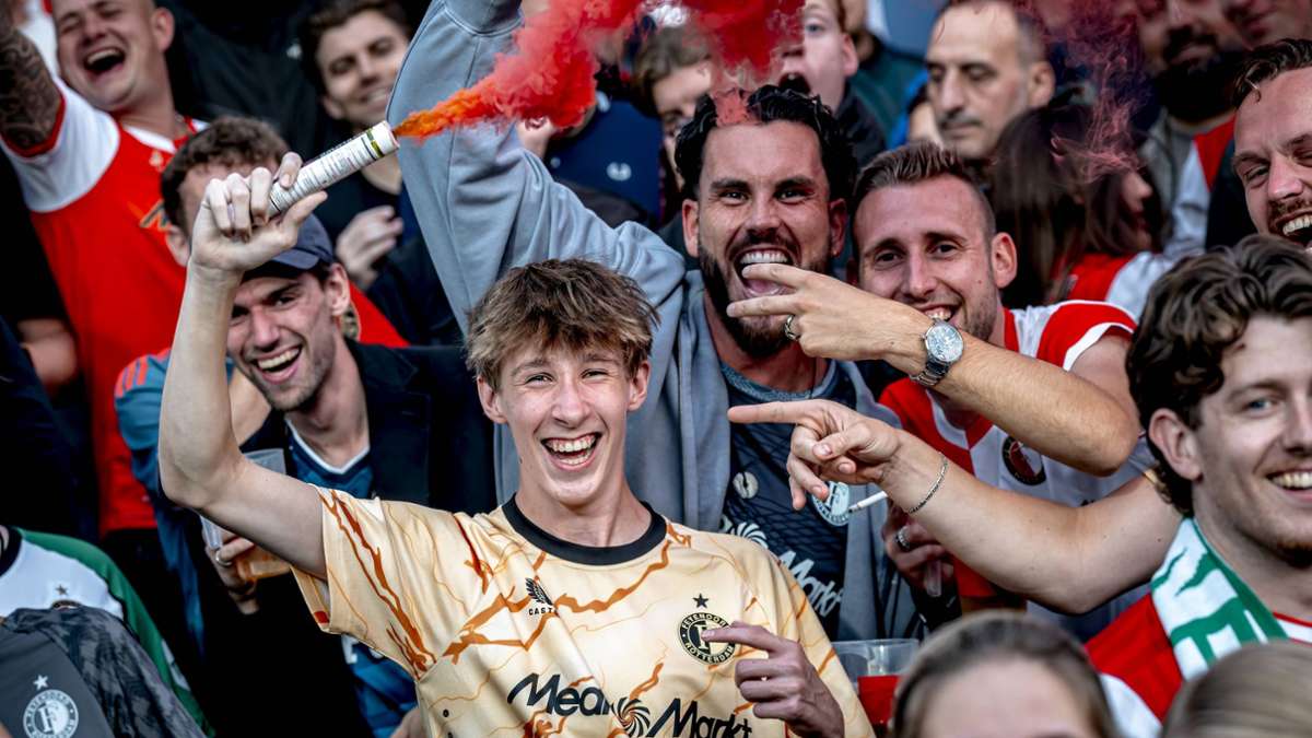 Vor Spiel gegen VfB Stuttgart: Feyenoord-Fans wollen sich im Schlossgarten einstimmen – große Polizeipräsenz