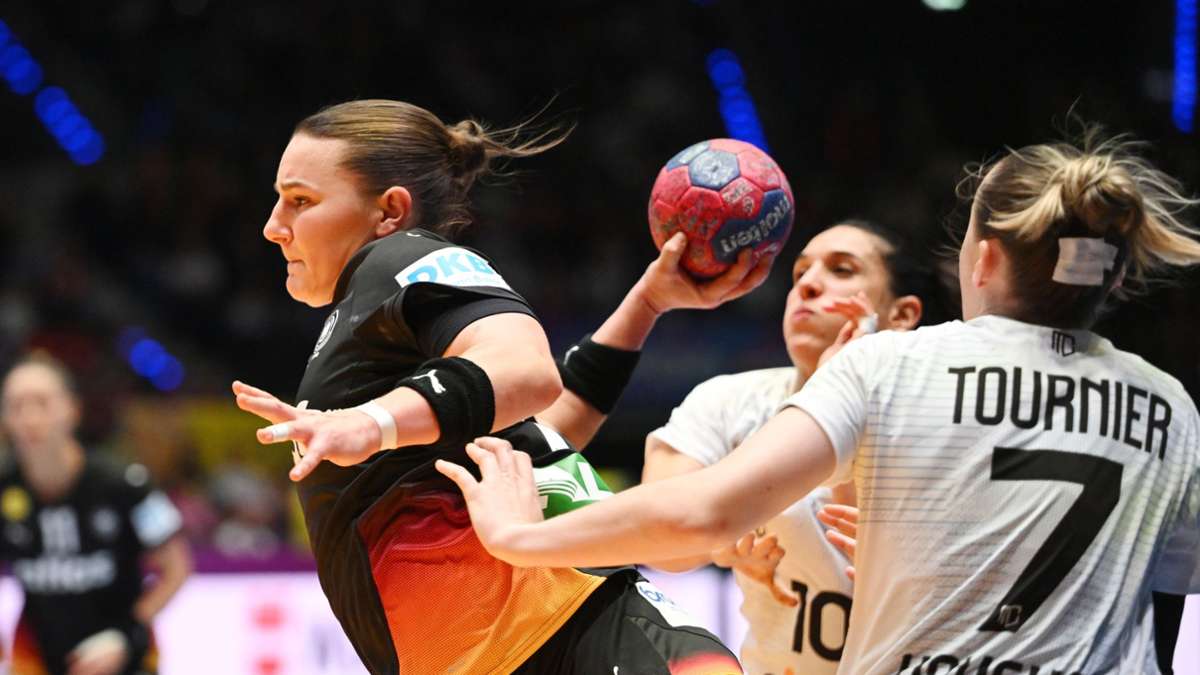 Handball-WM in Stuttgart: Kantersieg gegen Uruguay – Handballerinnen ziehen vorzeitig in Hauptrunde ein